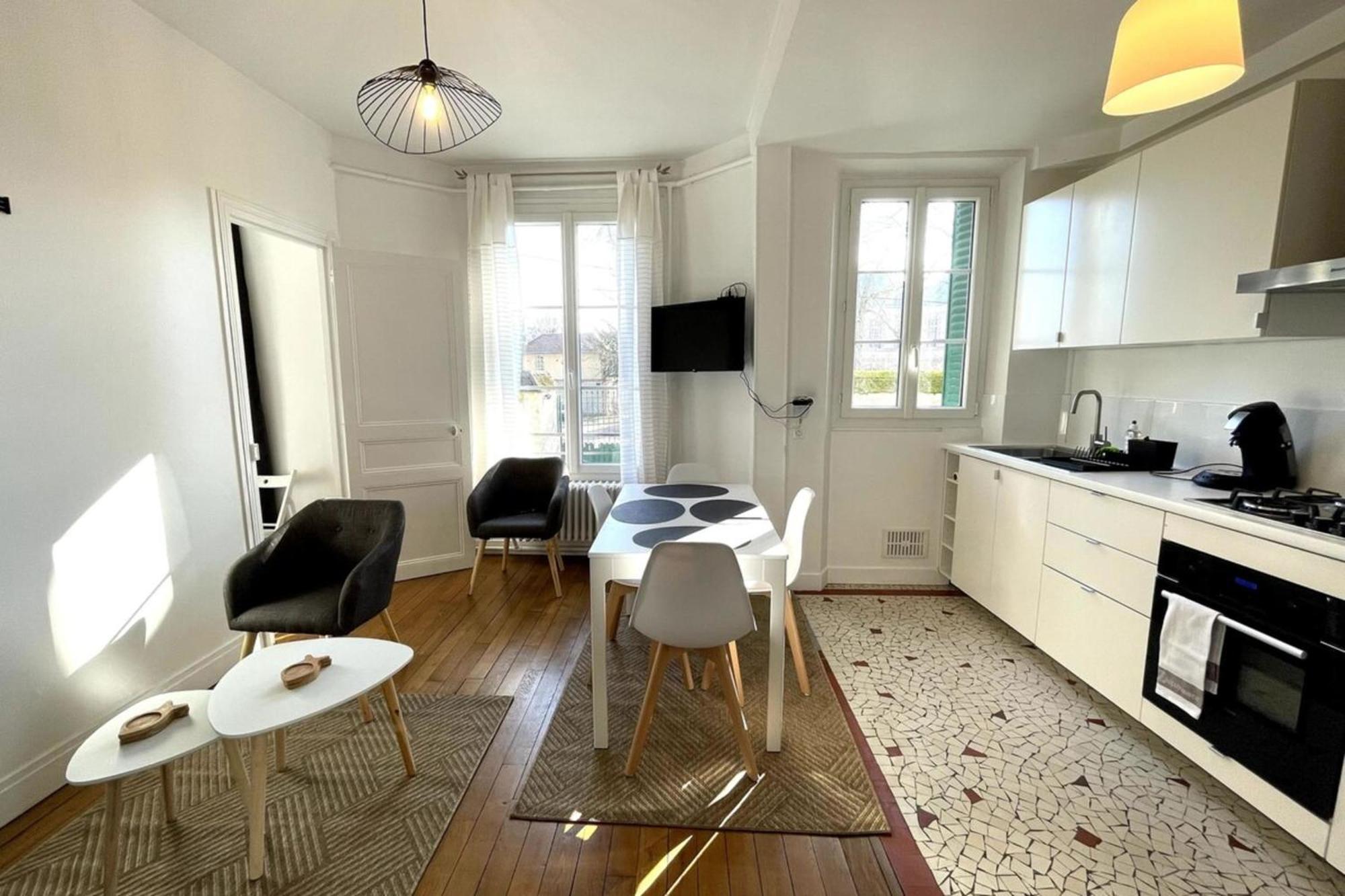 Fontainebleau - Chez Sebastien Apartment Luaran gambar